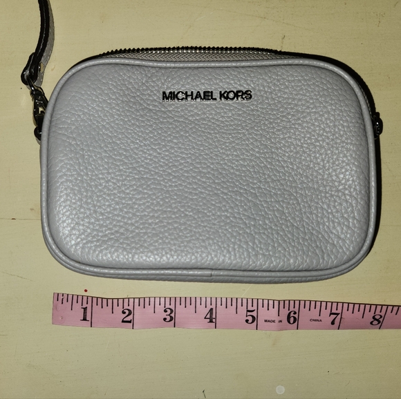 Michael Kors - double zip - pebble gray - wristlet - Picture 7 of 7